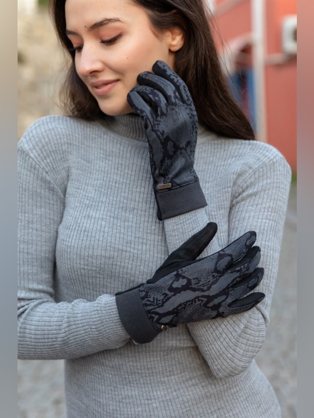 ASOS WOMEN'S PYTHON SNAKE PRINT GLOVES - GRAY SIZE 8 1/2 (NEW WITH TAGS)